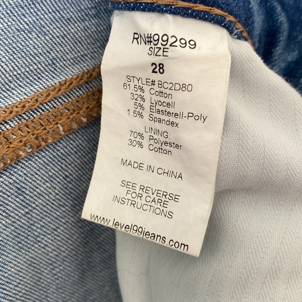 NWOT LEVEL 99 Button Fly Denim Jeans with color patch Size 28 sligtly cropped - Picture 8 of 8